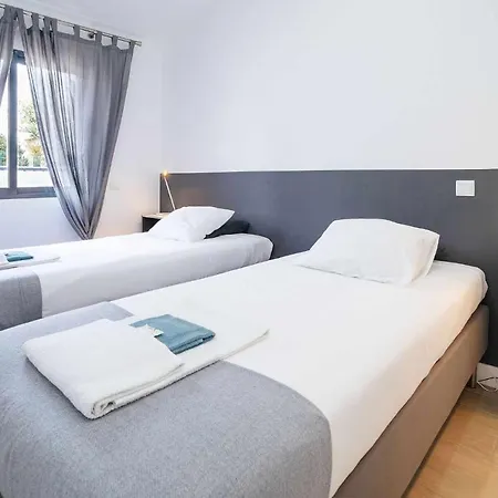 Oura V2 Flores فيلة