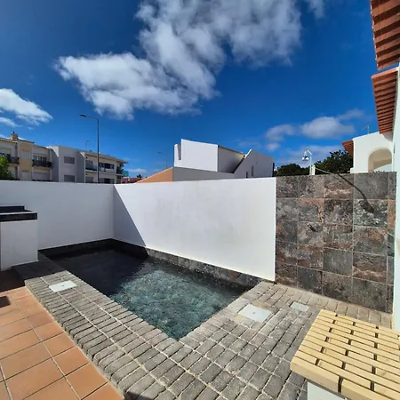 فيلة Oura V2 Flores *